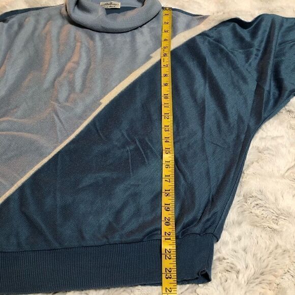 𝅺VINTAGE dolman sleeve cowl neck sweater - Picture 6 of 7